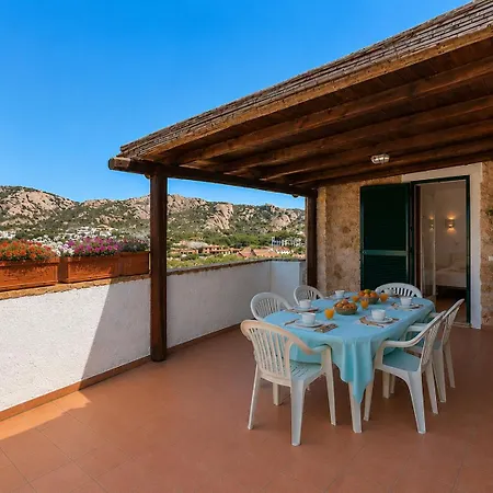 Rena Bianca Townhouse 100 M From The Baja Sardinia